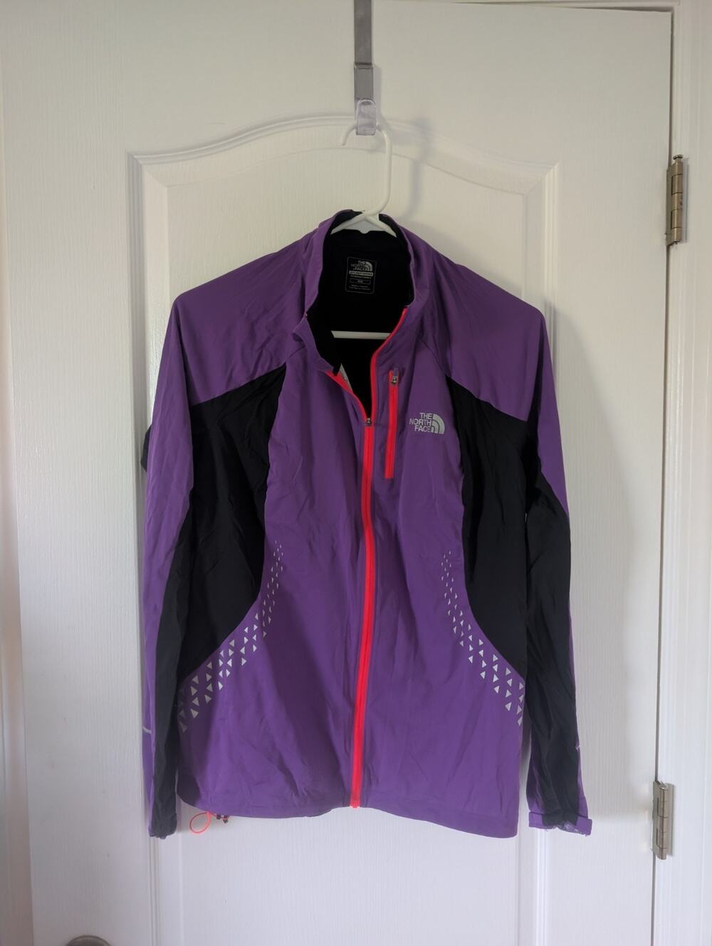 The Nort Face Womans Wind Breaker Jacket Purple & Black Medium